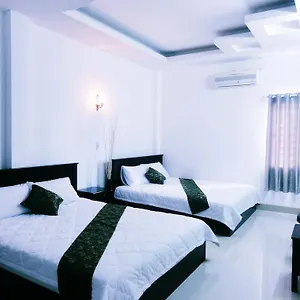 Hotel Phong Luu